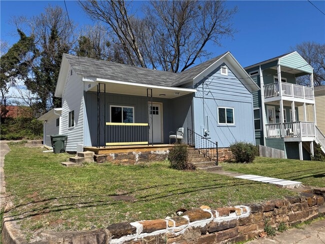 Building Photo - 118 E Spring St