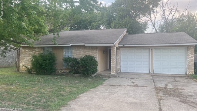 Building Photo - 421 Stonecreek Dr Rental