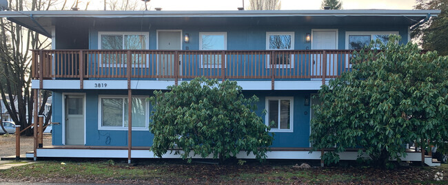 Building Photo - 3819 12th Ave SE Unit B Rental