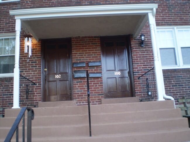 Building Photo - 102 Fairfield Ln Unit B  2nd Floor