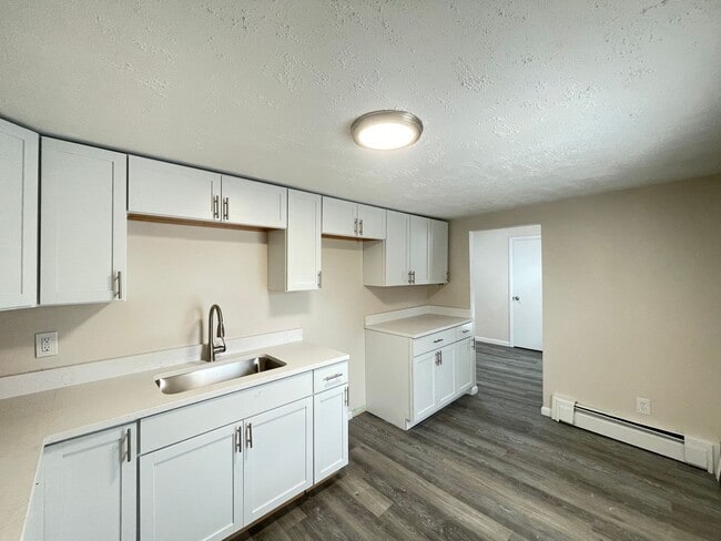 Building Photo - 343 Hayward St Unit 3