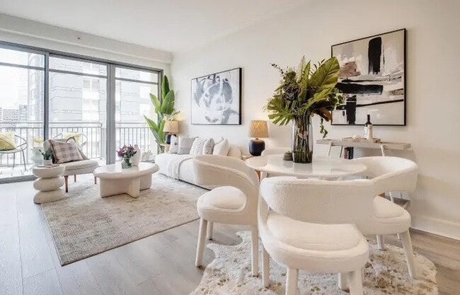 Building Photo - 246 2nd St Unit 303