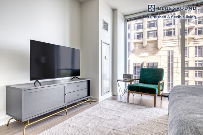 Photo - 500 N Lake Shore Dr Unidad FL5-ID394