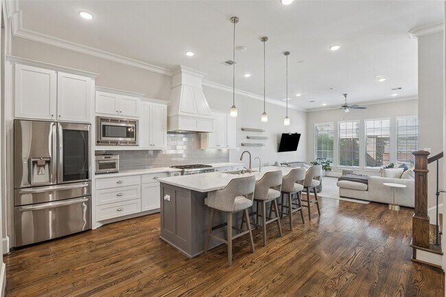 Photo - 921 Dunleigh Meadows Ln