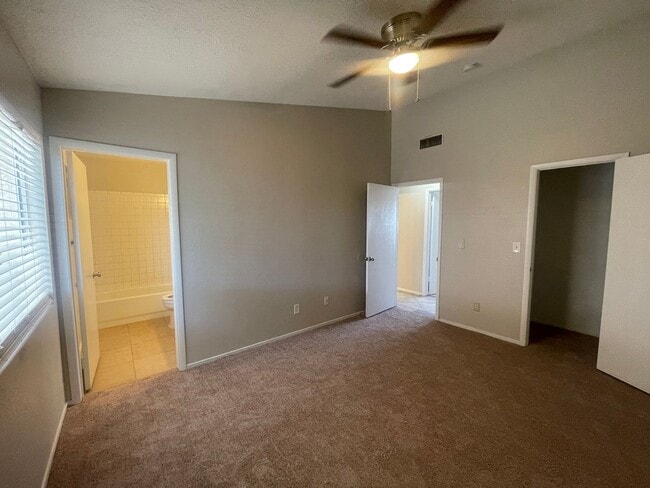 Photo - 3 bedrooms and 2 bathroom home! come see today!