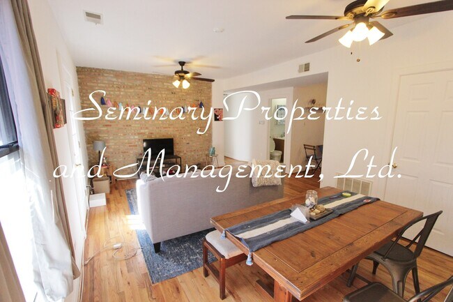 Photo - 921-27 W Sunnyside