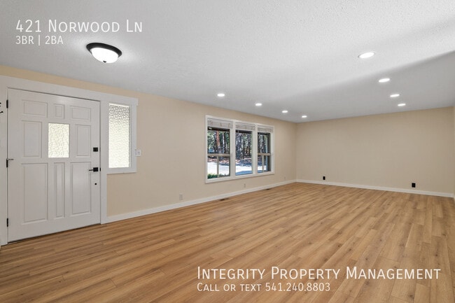 Photo - 421 Norwood Ln