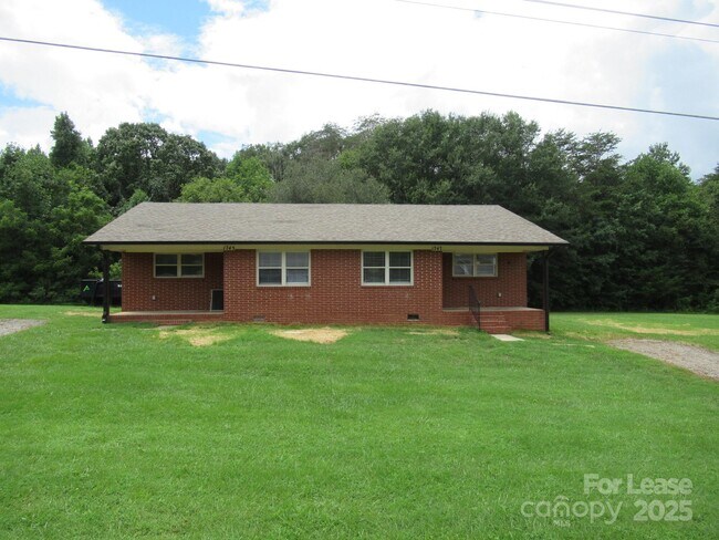 Photo - 1745 River Rd