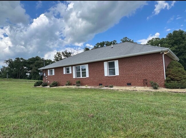 Photo - 1723 Quarry Rd