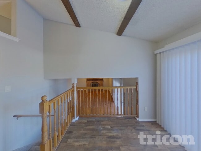 Photo - 5528 Old Farm Cir E