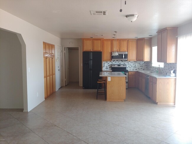 Photo - 568 W Caroline Ln