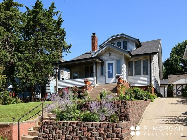 Building Photo - 5022I Unit A