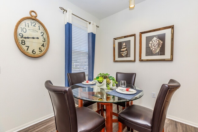 Photo - Laurel Canyon Apartment Homes