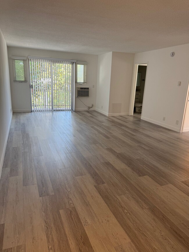 Photo - 309 S Sherbourne Dr Unit 302