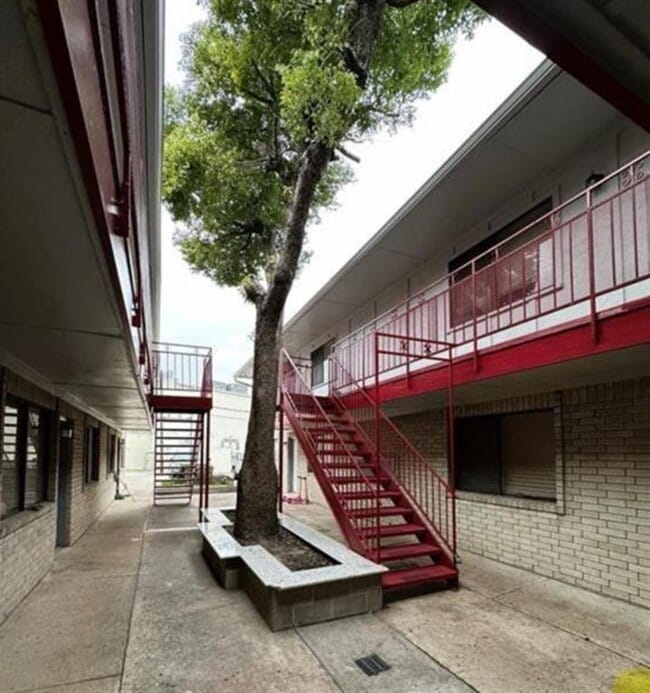 Photo - 1410 Blalock Rd Apartment Unit 9