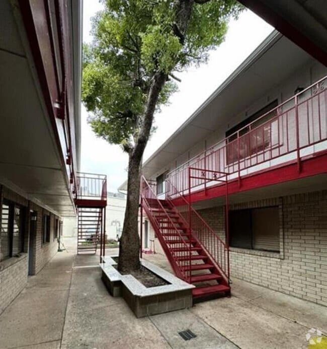 Building Photo - 1410 Blalock Rd Unit 9 Rental