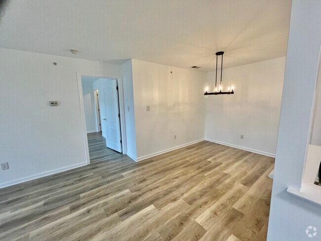 Building Photo - 733 Cedar Ct Unit 733 Rental