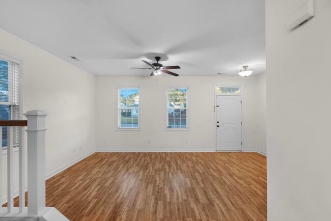 Photo - Adorable Dollhouse Home! Corner Lot!