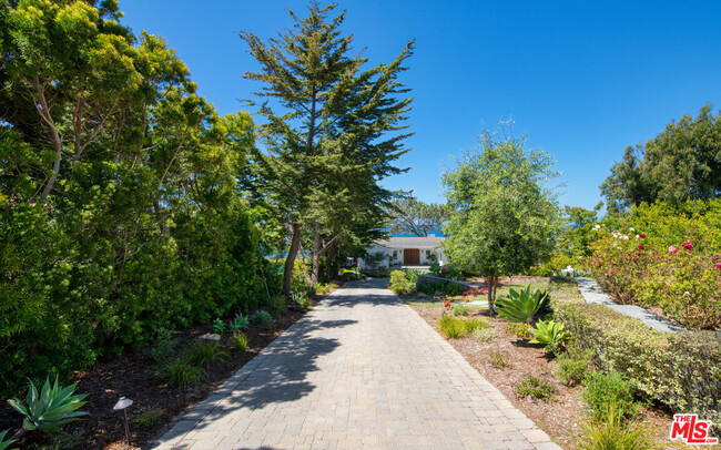 Photo - 7157 Birdview Ave House