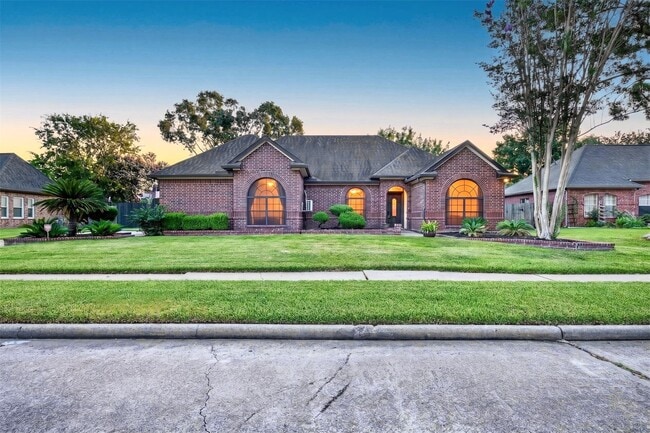 Building Photo - 18610 Autumn Hills Dr