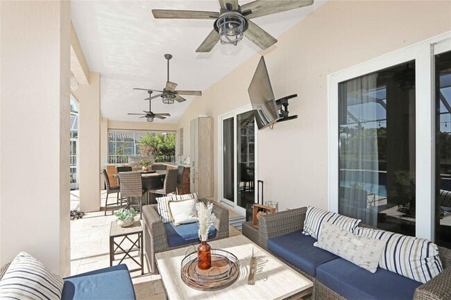 Photo - 1182 Peregrine Way
