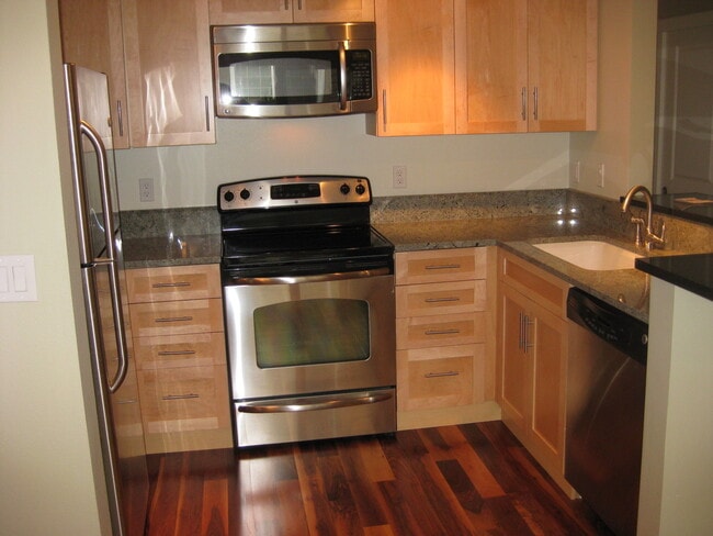 Photo - 2 Bedroom Kenmore Condo with Charming Details