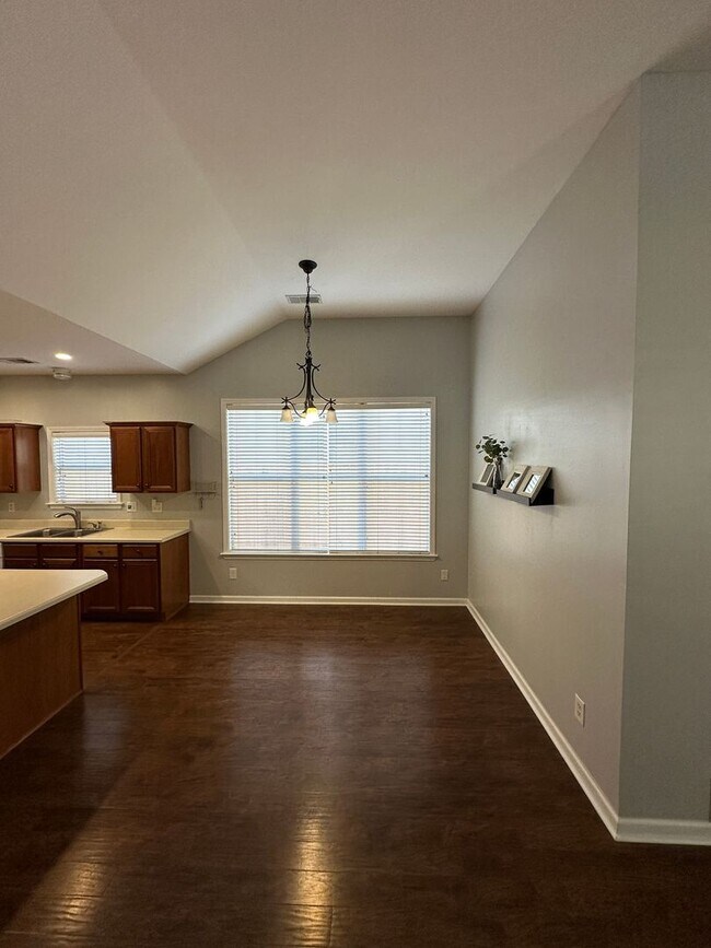 Photo - 1/2 OFF FIRST FULL MONTH'S RENT! 3 BR/ 2 B...