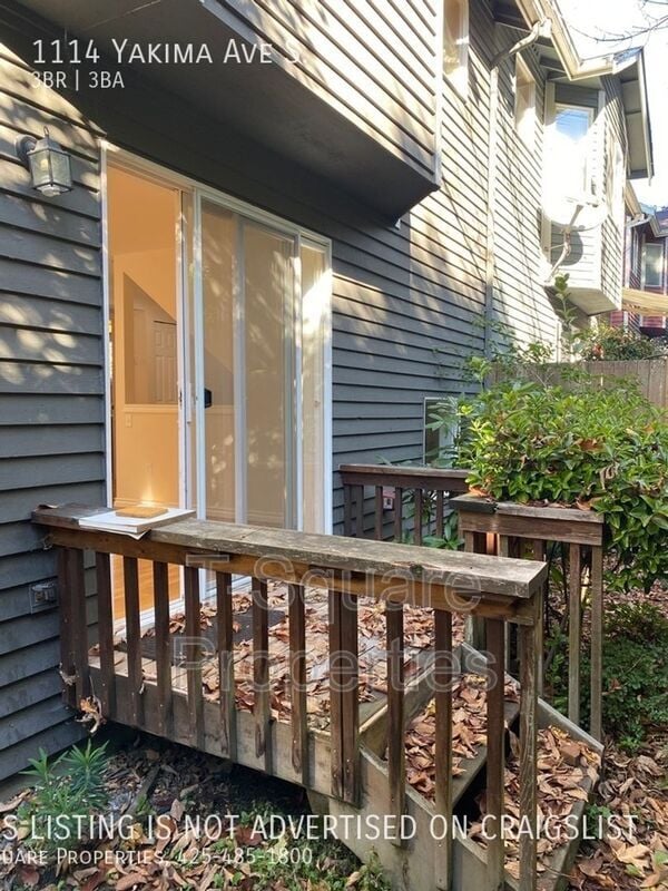 Photo - 1114 Yakima Ave S