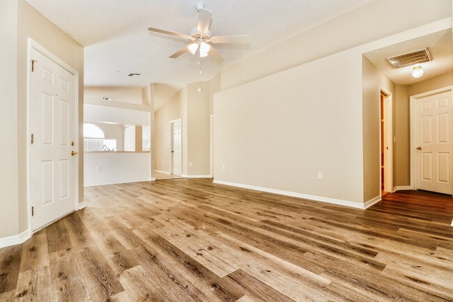 Photo - 7918 Barclay Rd