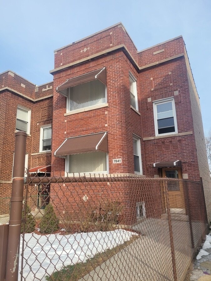Photo - 7841 S Loomis Blvd Unit 1