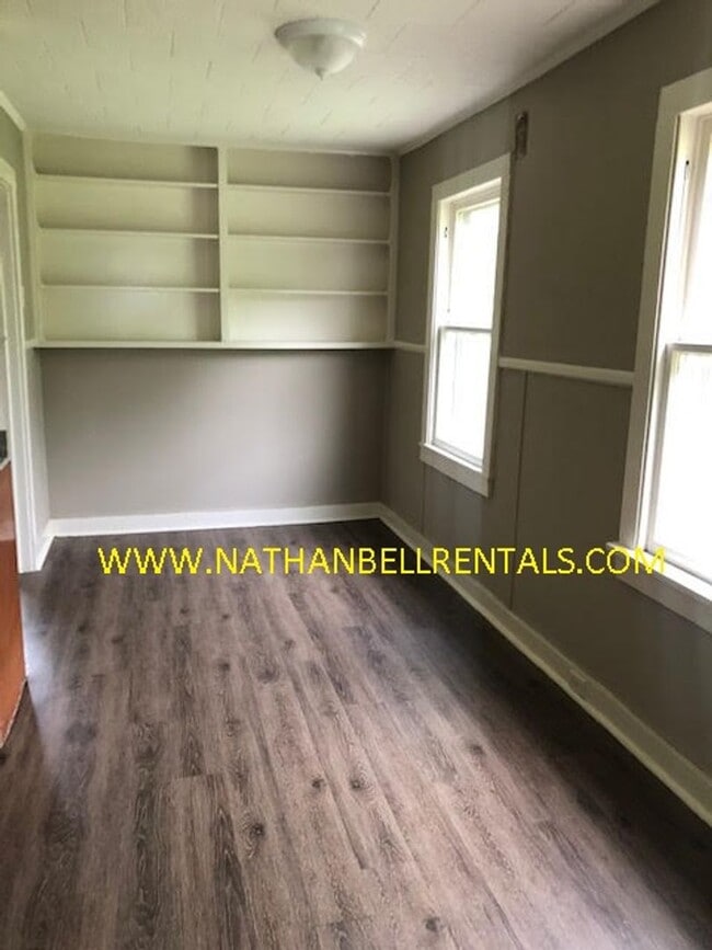 Photo - 266 5th St SE