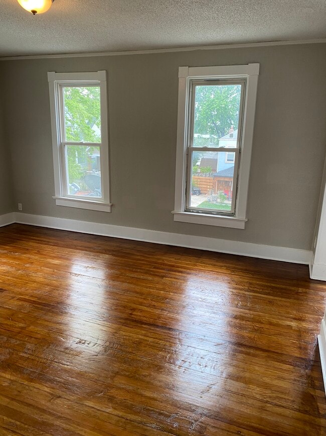 Building Photo - 646 Orville Ave Unit 1 Rental