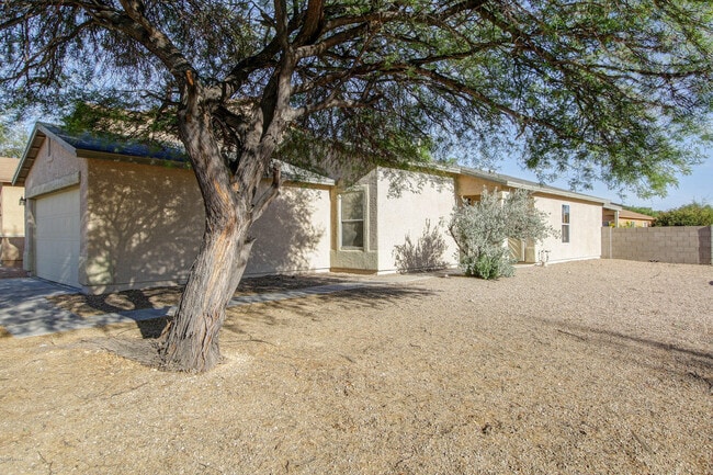Building Photo - 6222 S Sun View Way