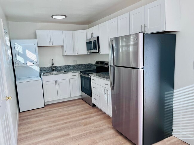 Building Photo - newly renovated cottage nestled in the heart of Sparks