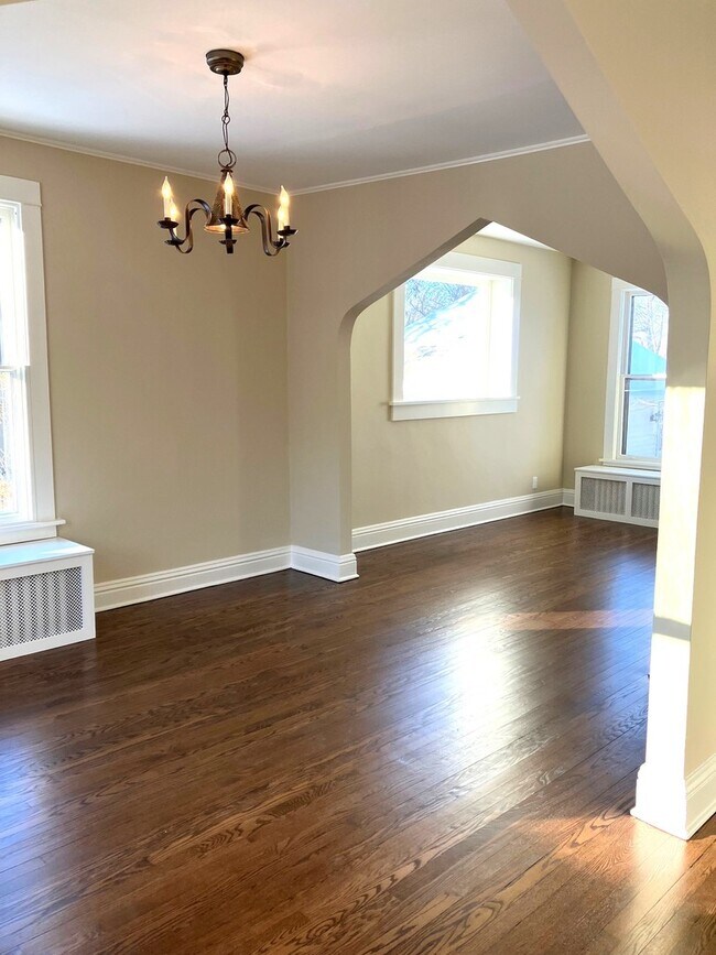 Photo - 544 Ravine Ave