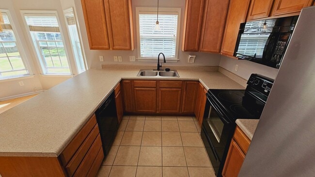 Photo - Prestigious 3 Bedroom Home!!!