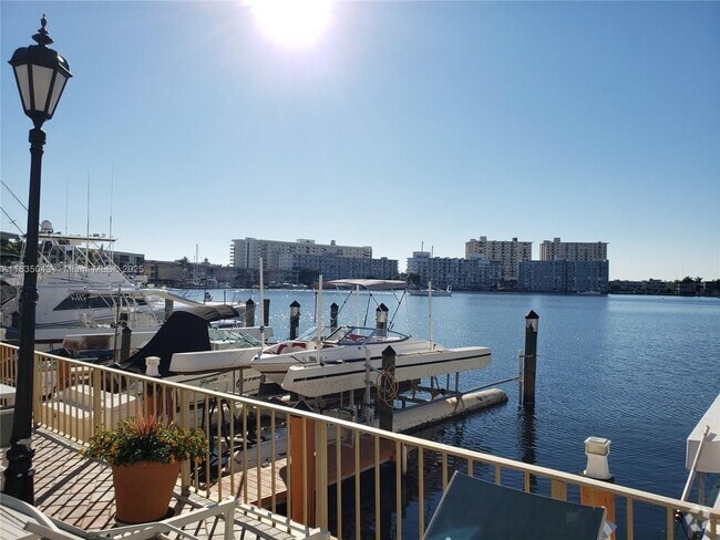 Building Photo - 100 Golden Isles Dr Unit 615 Rental
