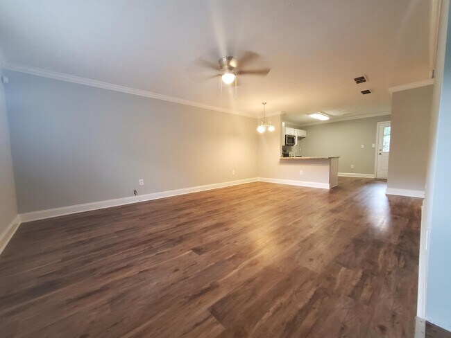 Photo - 105 Westchester Dr