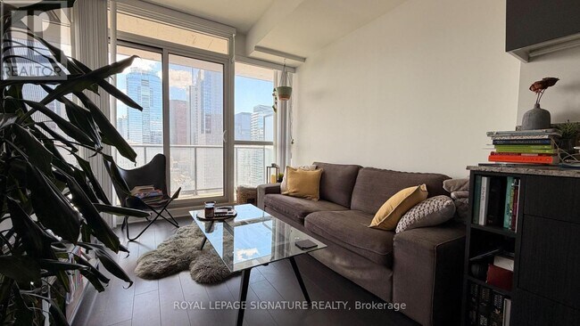 Photo - 290 Adelaide St W Unit 3308