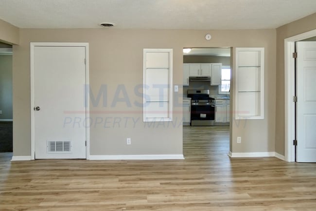 2163 Hoops Dr