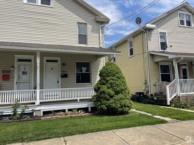 Building Photo - Charming & Well-Maintained 2-Bedroom, 1.5-... Rental