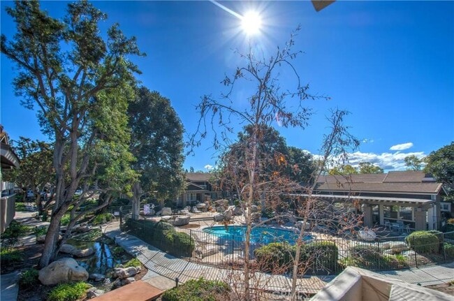 Photo - 260 Streamwood