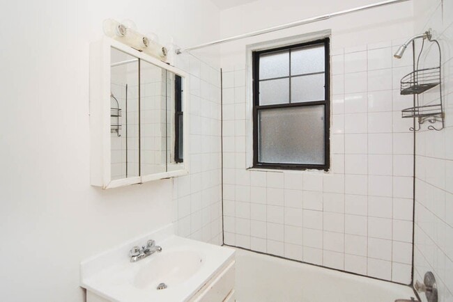 Photo - 4827 N Damen Ave Unit J06W