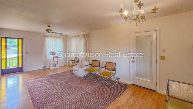 Photo - 916 Hardwick Cir