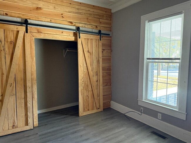 Photo - 217 S Zetterower Ave