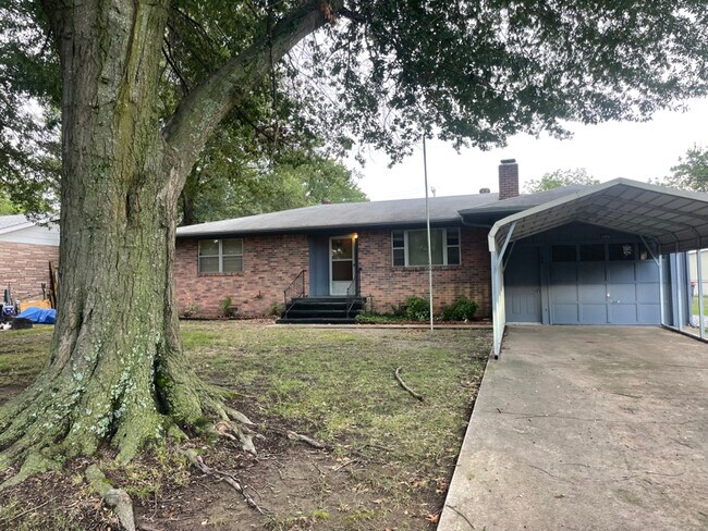 Photo - 1108 S Mill St
