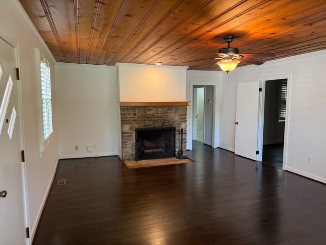 Photo - 2207 Pinewood Rd