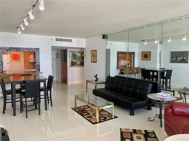 Photo - 1631 Collins Ave Condominio Unidad 635