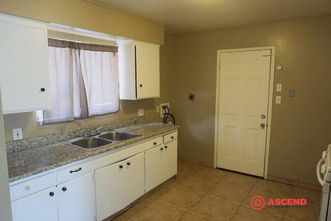 Photo - 209 E Harding Ave Unit 1