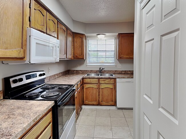 Photo - 934 Southmoor Dr